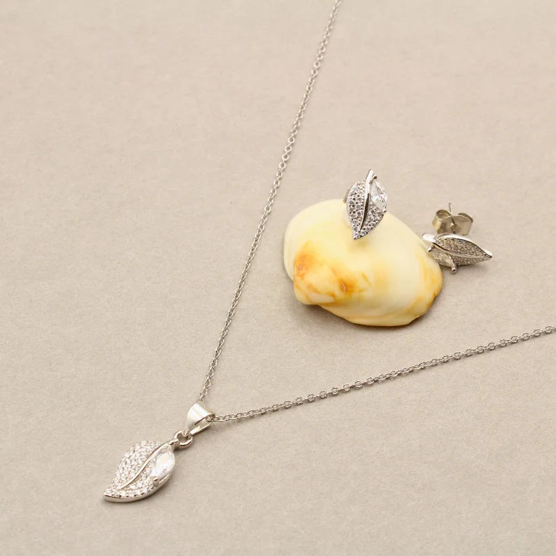 Leafy Radiance Sterling Silver Pendant & Earrings Set with Chain