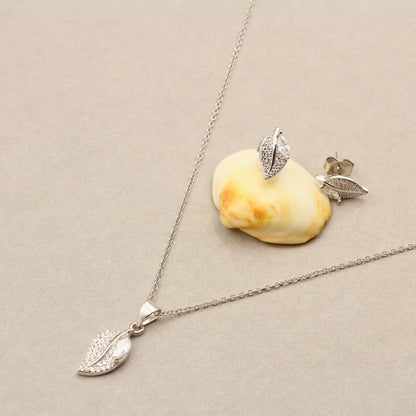 Leafy Radiance Sterling Silver Pendant & Earrings Set with Chain