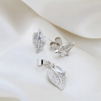 Leafy Radiance Sterling Silver Pendant & Earrings Set with Chain