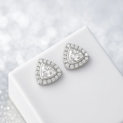 Striking  Solitair Silver Earring