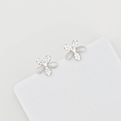 Silver Glinting Flower Earring