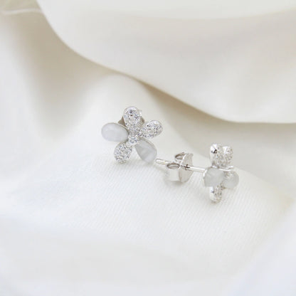 Silver Glinting Flower Earring